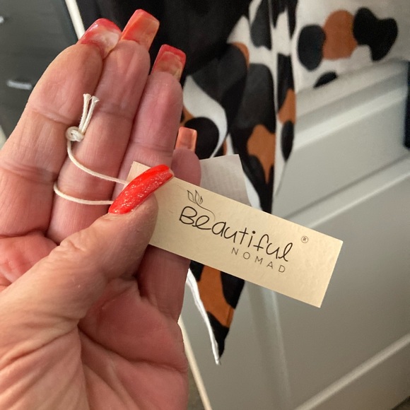 Kimono Cape Coverup Leopard Print Batwing Sleeve Asymmetrical Hem Kimono nwt - Picture 8 of 9